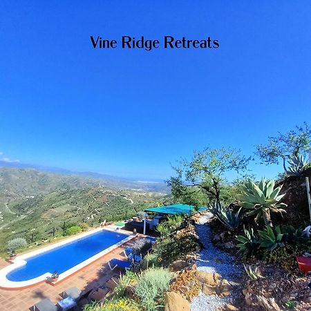 Vine Ridge Studio, Apartment&Pool side Studio Comares Esterno foto