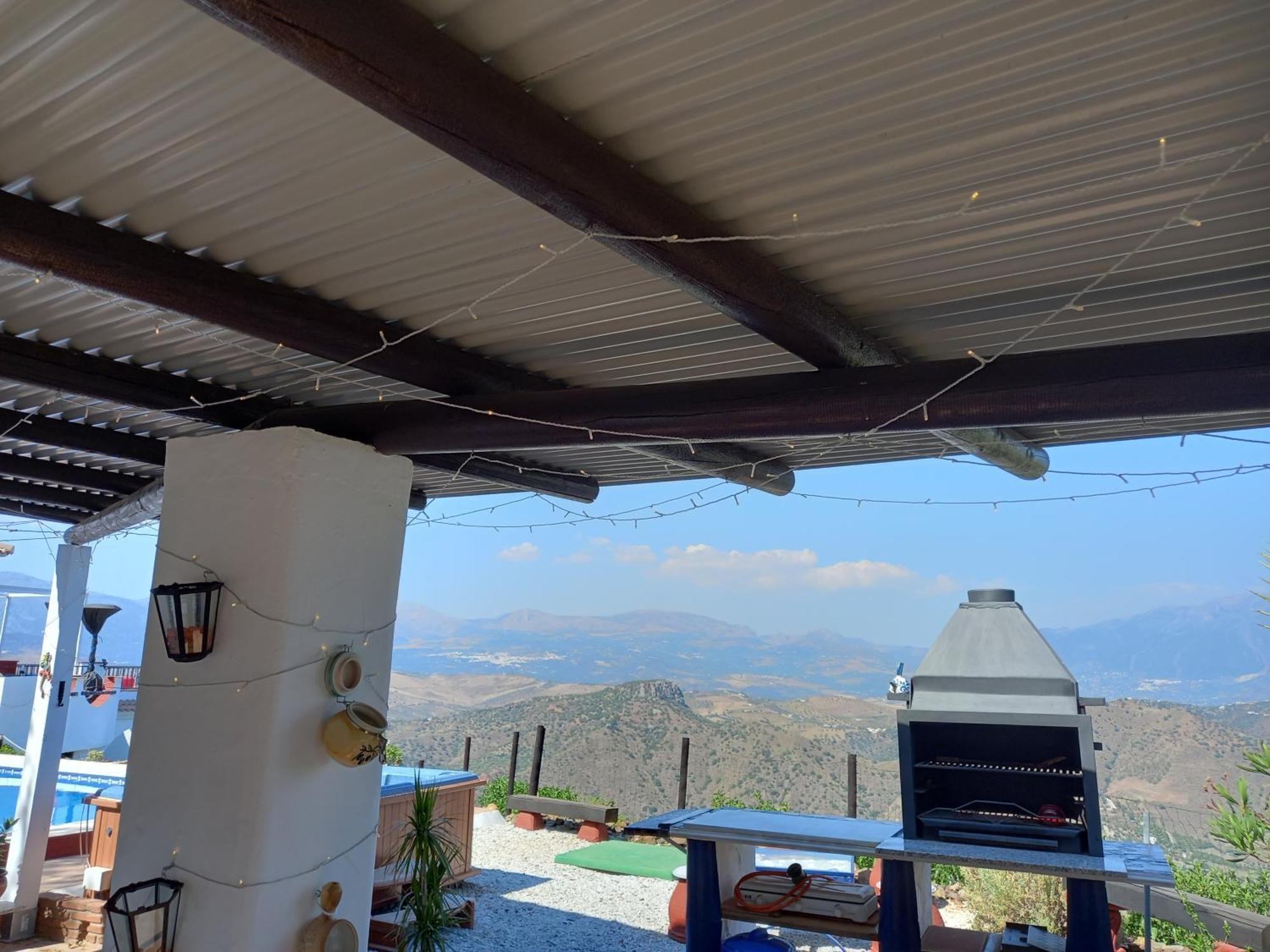 Vine Ridge Studio, Apartment&Pool side Studio Comares Esterno foto
