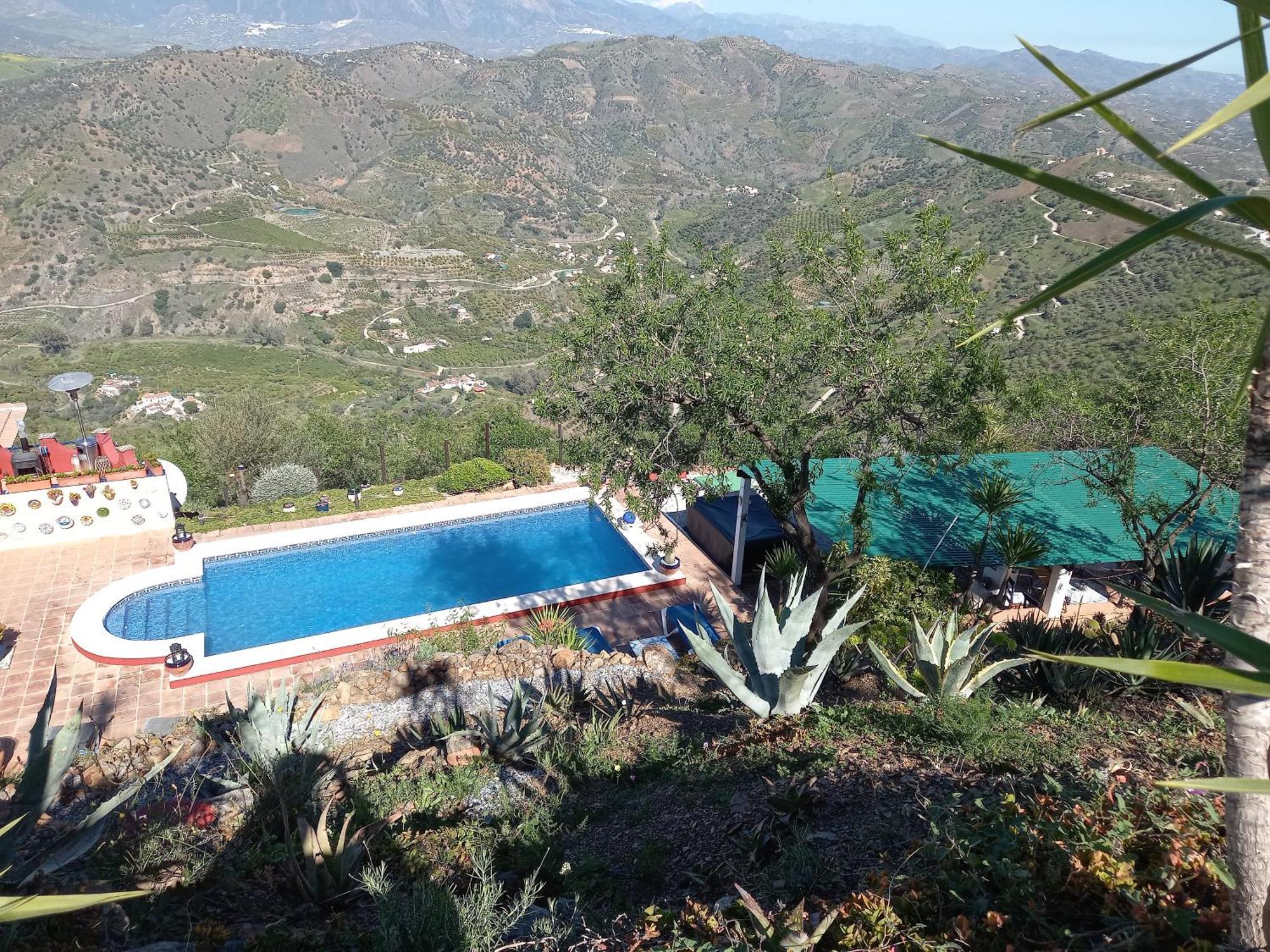 Vine Ridge Studio, Apartment&Pool side Studio Comares Esterno foto